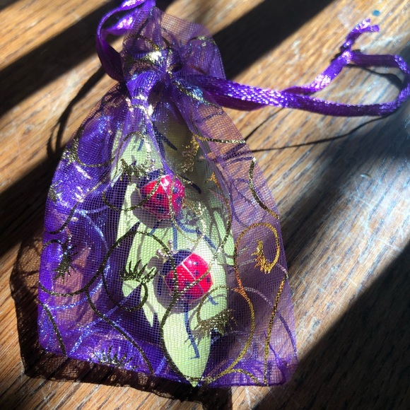 Adorable Ladybug Earrings!! - Picture 7 of 8